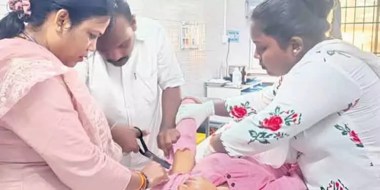Gop में कॉलेज की लड़की पर हत्या की कोशिश Gop में कॉलेज की लड़की पर हत्या की कोशिश