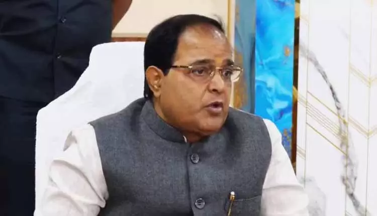 ओडिशा में कच्चे तेल की कोई कमी नहीं है: Minister Patra ओडिशा में कच्चे तेल की कोई कमी नहीं है: Minister Patra