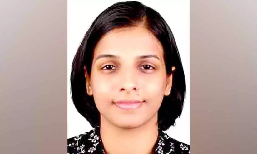 Kerala : एक टीचिंग कपल की बेटी ने सिविल सर्विसेज में शानदार जीत हासिल की Kerala : एक टीचिंग कपल की बेटी ने सिविल सर्विसेज में शानदार जीत हासिल की