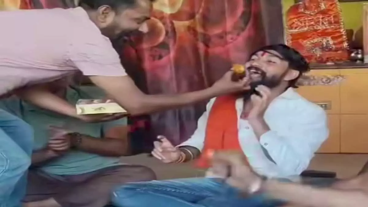 हिंदूवादी नेता ने खामनेई की मौत पर मनाया जश्न, FIR दर्ज हिंदूवादी नेता ने खामनेई की मौत पर मनाया जश्न, FIR दर्ज