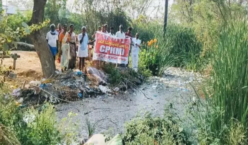 Jerripotula Dhananjaya ने नेरमाटा में सीवर नहर निर्माण का आग्रह किया Jerripotula Dhananjaya ने नेरमाटा में सीवर नहर निर्माण का आग्रह किया