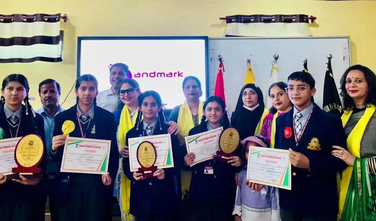 Kathua: महिला सशक्तिकरण को लेकर जागरूकता कार्यक्रम Kathua: महिला सशक्तिकरण को लेकर जागरूकता कार्यक्रम
