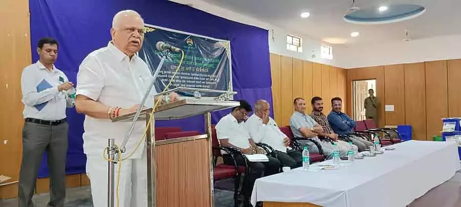 योजनाओं का लाभ उठाएं: MLA आर.वी. देशपांडे योजनाओं का लाभ उठाएं: MLA आर.वी. देशपांडे