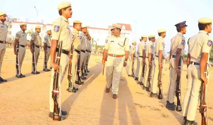 पुलिस ड्यूटी करते समय सेहत को नज़रअंदाज़ न करें: मेडक Additional SP महेंद्र पुलिस ड्यूटी करते समय सेहत को नज़रअंदाज़ न करें: मेडक Additional SP महेंद्र