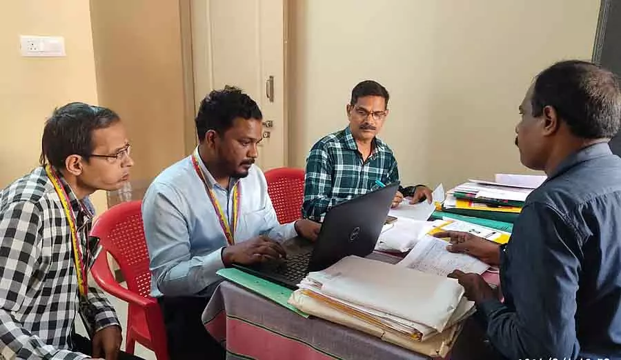 13 ग्राम पंचायतें TB-फ्री हैं: जांच टीम ने डॉक्यूमेंट्स देखे 13 ग्राम पंचायतें TB-फ्री हैं: जांच टीम ने डॉक्यूमेंट्स देखे
