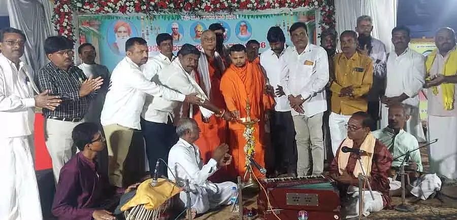 शरण के गुण मानवता के लिए मार्गदर्शक हैं: Basavalinga Swamiji शरण के गुण मानवता के लिए मार्गदर्शक हैं: Basavalinga Swamiji
