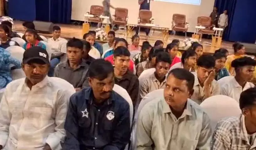 Munipalle के निवासियों ने खतरनाक क्रशर पर कार्रवाई की मांग की Munipalle के निवासियों ने खतरनाक क्रशर पर कार्रवाई की मांग की