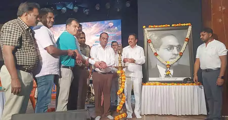 गायन के माध्यम से समाज को जागृत करने का कार्य: C.S. Chandrabhupal गायन के माध्यम से समाज को जागृत करने का कार्य: C.S. Chandrabhupal