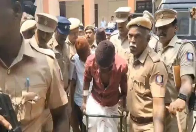 कोयंबटूर गैंग रेप केस में तीन लोगों को उम्रकैद की सजा कोयंबटूर गैंग रेप केस में तीन लोगों को उम्रकैद की सजा