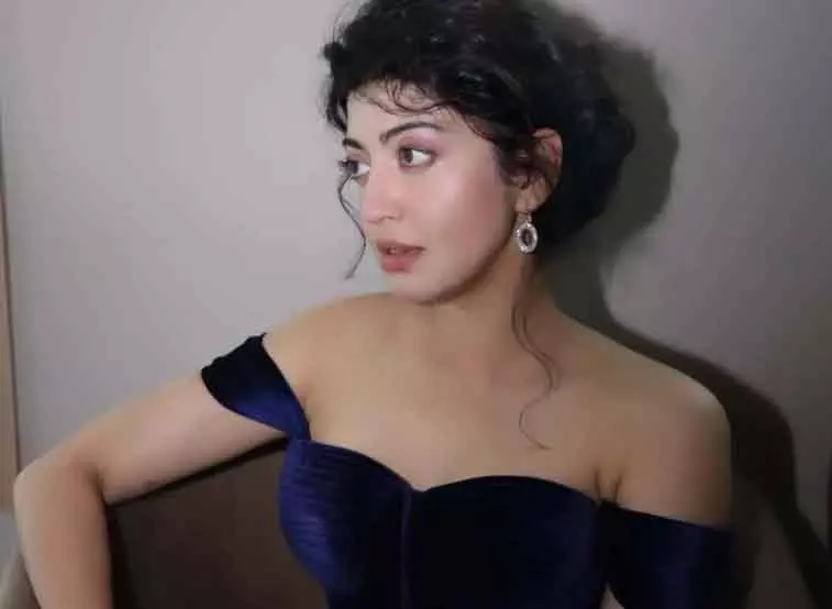ब्लू गाउन में Pranitha Subhash का ग्लैमरस लुक वायरल ब्लू गाउन में Pranitha Subhash का ग्लैमरस लुक वायरल
