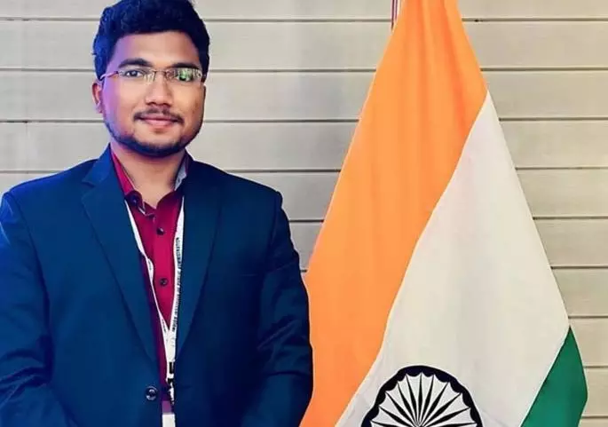 गोंदिया के हेमकृष्ण ने भारी काम के बावजूद UPSC में टॉप किया गोंदिया के हेमकृष्ण ने भारी काम के बावजूद UPSC में टॉप किया