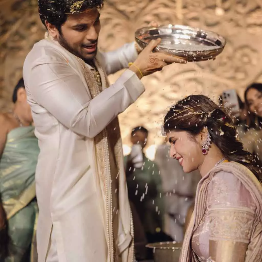 Allu Sirish ने नयनिका रेड्डी से हैदराबाद में शादी की Allu Sirish ने नयनिका रेड्डी से हैदराबाद में शादी की
