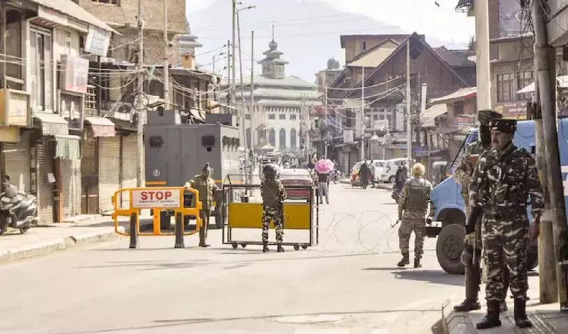 खामेनेई के विरोध प्रदर्शन के एक हफ़्ते बाद J&K में पाबंदियां हटाई गईं खामेनेई के विरोध प्रदर्शन के एक हफ़्ते बाद J&K में पाबंदियां हटाई गईं