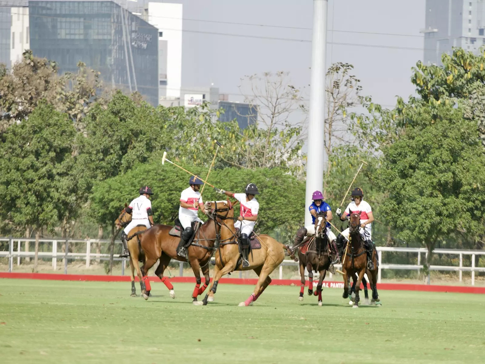 जिंदल पैंथर सेमीफाइनल में, V Polo को हराया जिंदल पैंथर सेमीफाइनल में, V Polo को हराया