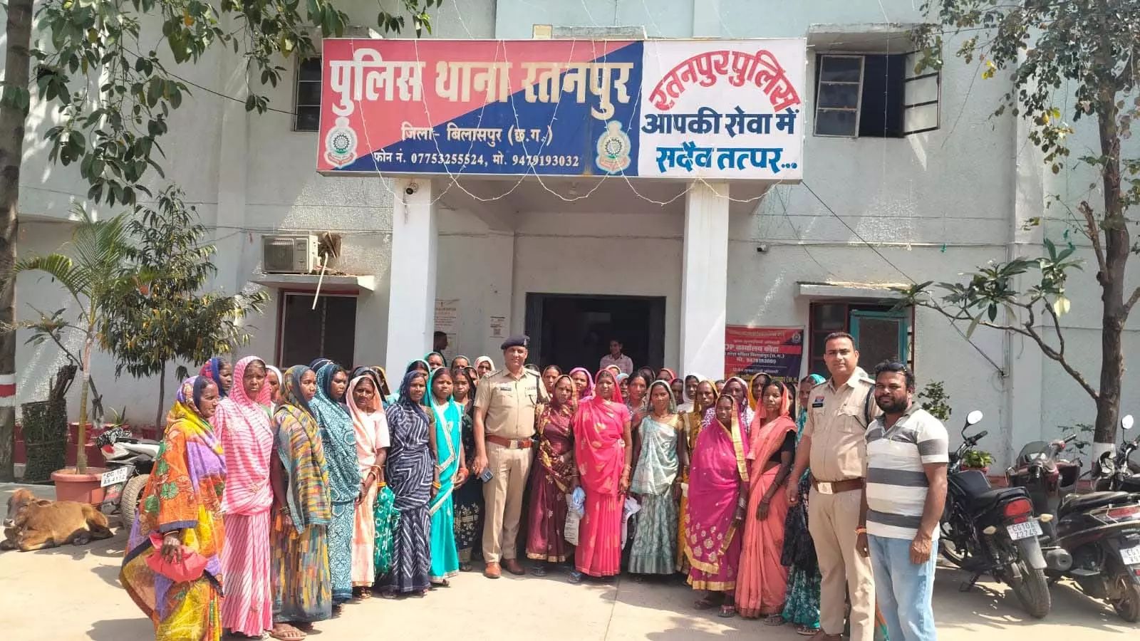 रतनपुर पुलिस की सख्ती से बढ़ा महिलाओं का भरोसा रतनपुर पुलिस की सख्ती से बढ़ा महिलाओं का भरोसा