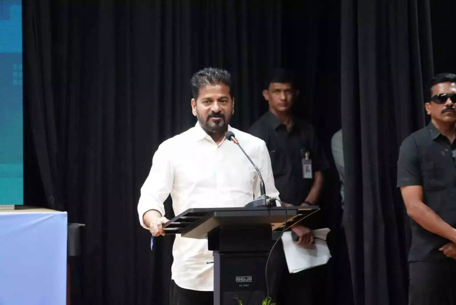 Telangana में ‘स्टैंड विद हर’ महिला सुरक्षा पहल शुरू Telangana में ‘स्टैंड विद हर’ महिला सुरक्षा पहल शुरू
