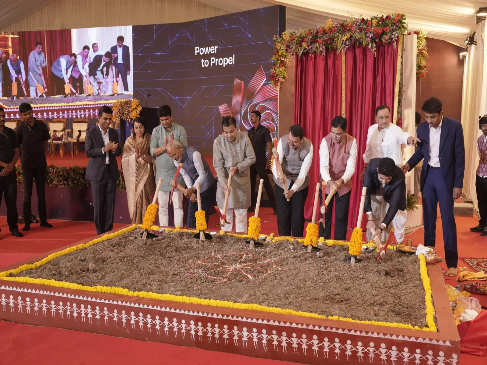 Solar Defence ने रोबोटिक्स, ड्रोन और डीप टेक प्रोजेक्ट्स में 12,800 करोड़ रुपये के निवेश की घोषणा की Solar Defence ने रोबोटिक्स, ड्रोन और डीप टेक प्रोजेक्ट्स में 12,800 करोड़ रुपये के निवेश की घोषणा की