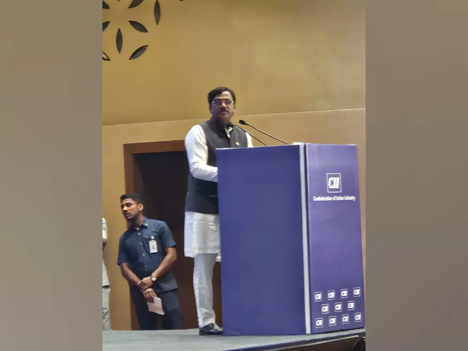 Telangana का लक्ष्य मजबूत इंडस्ट्री पार्टनरशिप के साथ $3 ट्रिलियन की इकॉनमी बनाना है: लेबर मिनिस्टर Telangana का लक्ष्य मजबूत इंडस्ट्री पार्टनरशिप के साथ $3 ट्रिलियन की इकॉनमी बनाना है: लेबर मिनिस्टर