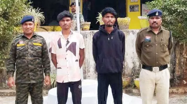 घर में लाखों की चोरी का खुलासा, दो आरोपी गिरफ्तार घर में लाखों की चोरी का खुलासा, दो आरोपी गिरफ्तार