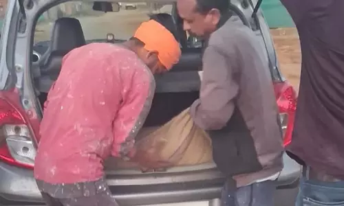स्कूल से चावल ले जा रहा प्रधानपाठक पकड़ाया, निलंबन जल्द