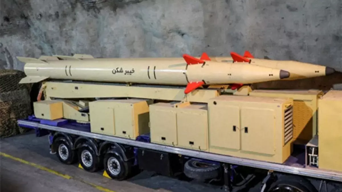 IRGC ने नए सॉलिड-फ्यूल मिसाइल के साथ ऑपरेशन ट्रू प्रॉमिस 4 की 27वीं वेव की लॉन्च IRGC ने नए सॉलिड-फ्यूल मिसाइल के साथ ऑपरेशन ट्रू प्रॉमिस 4 की 27वीं वेव की लॉन्च