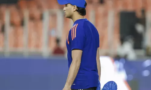 अभिषेक और वरुण की जगह रिंकू और कुलदीप को प्लेइंग इलेवन में शामिल करें: सुनील गावस्कर अभिषेक और वरुण की जगह रिंकू और कुलदीप को प्लेइंग इलेवन में शामिल करें: सुनील गावस्कर