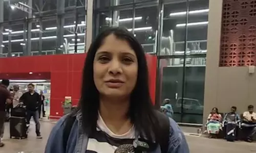 दुबई से आए भारतीय यात्रियों ने बताई हालात की कहानी, बोले- सरकार का मिला पूरा सहयोग दुबई से आए भारतीय यात्रियों ने बताई हालात की कहानी, बोले- सरकार का मिला पूरा सहयोग