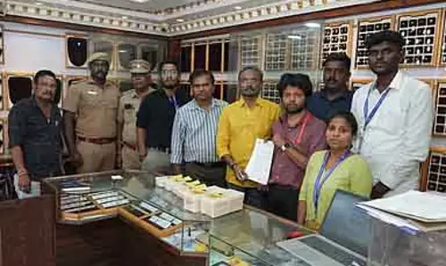 Tamil Nadu : बोडी में बिना हॉलमार्क के 75 लाख रुपये के सोने के गहने जब्त