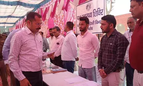 Kurukshetra DC ने डीग गांव में रात्रि विश्राम के दौरान जन शिकायतें सुनीं Kurukshetra DC ने डीग गांव में रात्रि विश्राम के दौरान जन शिकायतें सुनीं