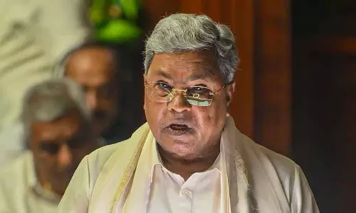 अंदरूनी कोटा की उलझन ने CM सिद्धारमैया की चालबाज़ियों की परीक्षा ली अंदरूनी कोटा की उलझन ने CM सिद्धारमैया की चालबाज़ियों की परीक्षा ली