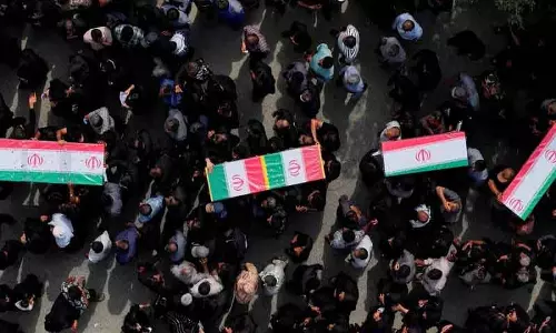 Iran crisis: मानवीय क्षति बढ़ने से 1,300 से ज़्यादा लोगों की मौत और 100,000 बेघर Iran crisis: मानवीय क्षति बढ़ने से 1,300 से ज़्यादा लोगों की मौत और 100,000 बेघर