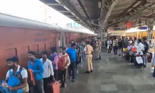 हावड़ा और आसनसोल मंडल में कई ट्रेनें रद्द होने से ग्रुप-डी के परीक्षार्थियों को हुई असुविधा हावड़ा और आसनसोल मंडल में कई ट्रेनें रद्द होने से ग्रुप-डी के परीक्षार्थियों को हुई असुविधा