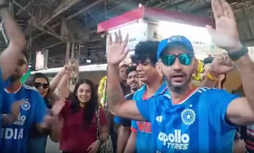 टी20 वर्ल्ड कप: विभिन्न शहरों और राज्यों से बड़ी संख्या में ट्रेन से मैच देखने अहमदाबाद पहुंचे क्रिकेट प्रेमी