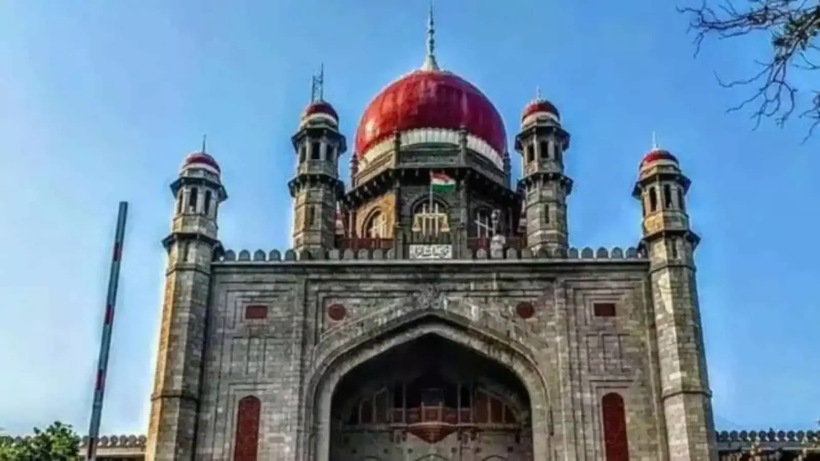 दुर्लभ जेनेटिक बीमारी वाले डॉक्टर को तेलंगाना हाई कोर्ट से सरोगेसी की मंज़ूरी मिली दुर्लभ जेनेटिक बीमारी वाले डॉक्टर को तेलंगाना हाई कोर्ट से सरोगेसी की मंज़ूरी मिली