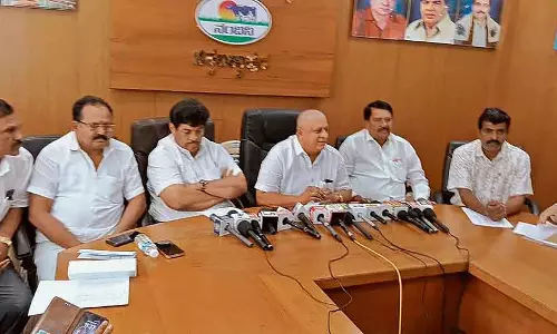 दूध की कीमत में 50 पैसे की बढ़ोतरी : Manjunath Reddy दूध की कीमत में 50 पैसे की बढ़ोतरी : Manjunath Reddy