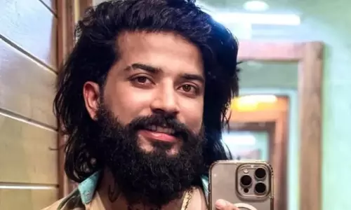 Bigg Boss 17 के अनुराग डोभाल की कार लाइवस्ट्रीम के दौरान 140 kmph की स्पीड से क्रैश हो गई