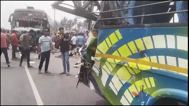 Balasore के खंटापाड़ा के पास दो यात्री बसों की टक्कर, 30 घायल Balasore के खंटापाड़ा के पास दो यात्री बसों की टक्कर, 30 घायल