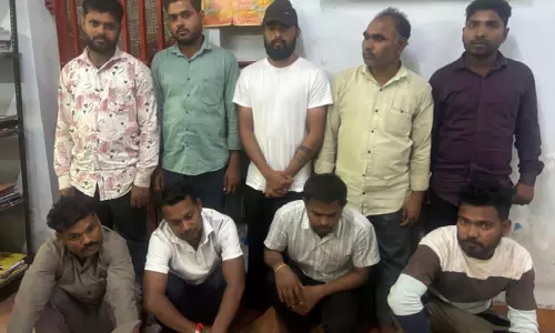 9 जुआरी पुलिस के हत्थे चढ़े, शराब दुकान के पीछे जमी हुई थी महफ़िल