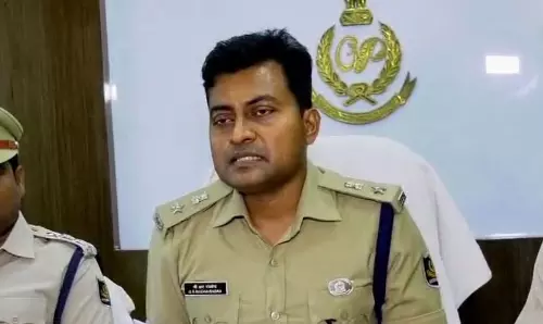 Jharsuguda में डकैती गिरोह का भंडाफोड़: 9 लोग गिरफ्तार, चोरी की नकदी और गहने बरामद