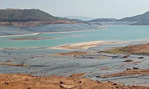 Sunabeda नाल्को के लाल मिट्टी के तालाब ने ग्रामीणों का दुख दूर किया