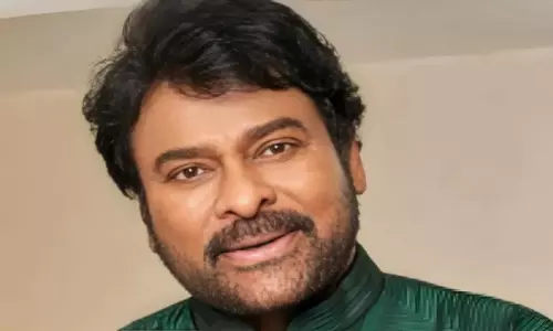 Chiranjeevi को प्रतिष्ठित NTR नेशनल फिल्म अवॉर्ड से सम्मानित किया गया Chiranjeevi को प्रतिष्ठित NTR नेशनल फिल्म अवॉर्ड से सम्मानित किया गया