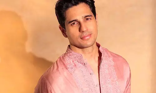 पिता के निधन के कुछ हफ़्ते बाद Sidharth Malhotra ​​ने नानी के निधन पर दुख जताया