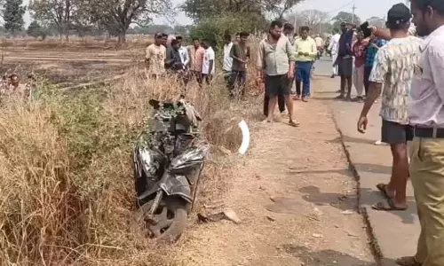 बलौदाबाजार में क्रूजर वाहन का कहर, एक की मौत, दो युवती घायल बलौदाबाजार में क्रूजर वाहन का कहर, एक की मौत, दो युवती घायल