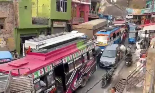 Chenani Road पर ट्रैफिक जाम से सामान्य जनजीवन बाधित