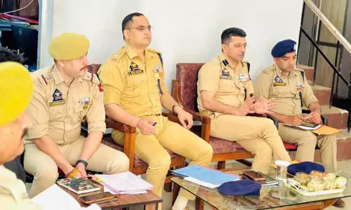 SSP Jammu ने दोमाना, अखनूर में सुरक्षा और अपराध से निपटने की समीक्षा की