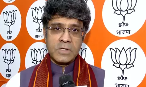 निशांत कुमार Patna में जेडीयू में शामिल हुए, पार्टी कार्यकर्ताओं का अभिवादन किया निशांत कुमार Patna में जेडीयू में शामिल हुए, पार्टी कार्यकर्ताओं का अभिवादन किया