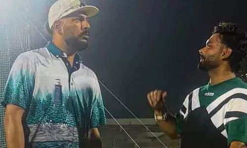 युवराज सिंह ऋषभ पंत के साथ दिखे; क्या IPL 2026 से पहले LSG मेंटर के तौर पर शामिल हो रही है? युवराज सिंह ऋषभ पंत के साथ दिखे; क्या IPL 2026 से पहले LSG मेंटर के तौर पर शामिल हो रही है?