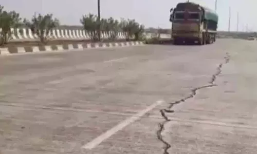 Gujarat पुल में दरार से सुरक्षा संबंधी चिंताएं बढ़ीं Gujarat पुल में दरार से सुरक्षा संबंधी चिंताएं बढ़ीं