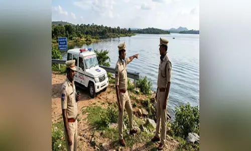 सनसनीखेज घटना, पिता ने तीन बेटियों को झील में फेंककर मार डाला