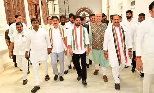 Telangana Congress राज्यसभा चुनाव: सिंघवी ने ₹2,860 करोड़, रेड्डी ने ₹41 करोड़ घोषित किए Telangana Congress राज्यसभा चुनाव: सिंघवी ने ₹2,860 करोड़, रेड्डी ने ₹41 करोड़ घोषित किए